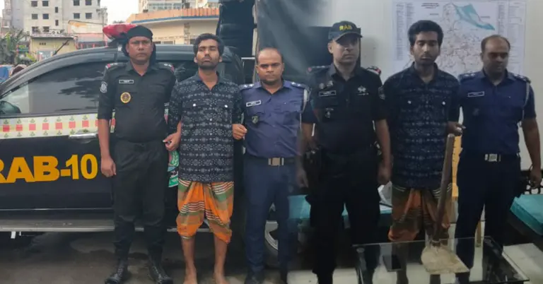 গ্রেপ্তারকৃত আসামী পুলিশ হেফাজতে রয়েছে